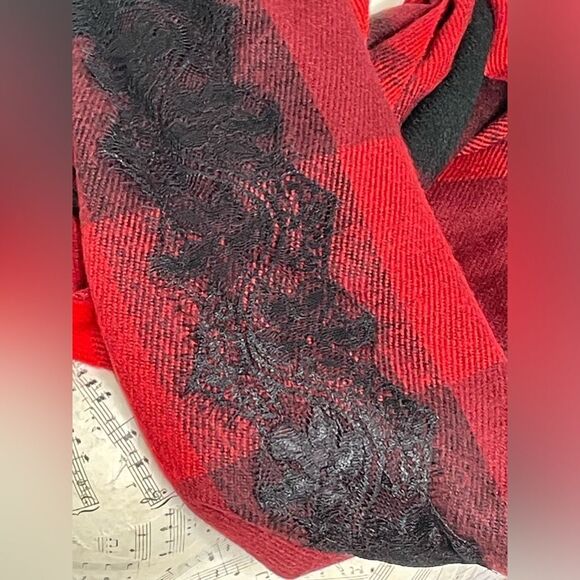 Big Buddha Infinity Scarf Buffalo Checks Lace Trim - Picture 2 of 5